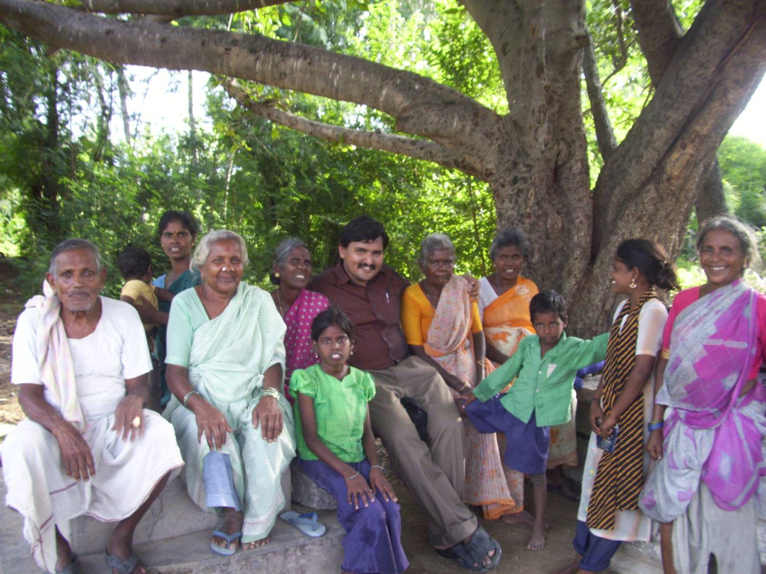 Working alongsideunderserved populations to understand health challenges at the grassroots.